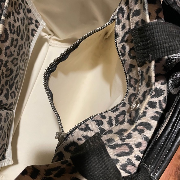 Quilted Koala bag with upgraded strap - Picture 8 of 16